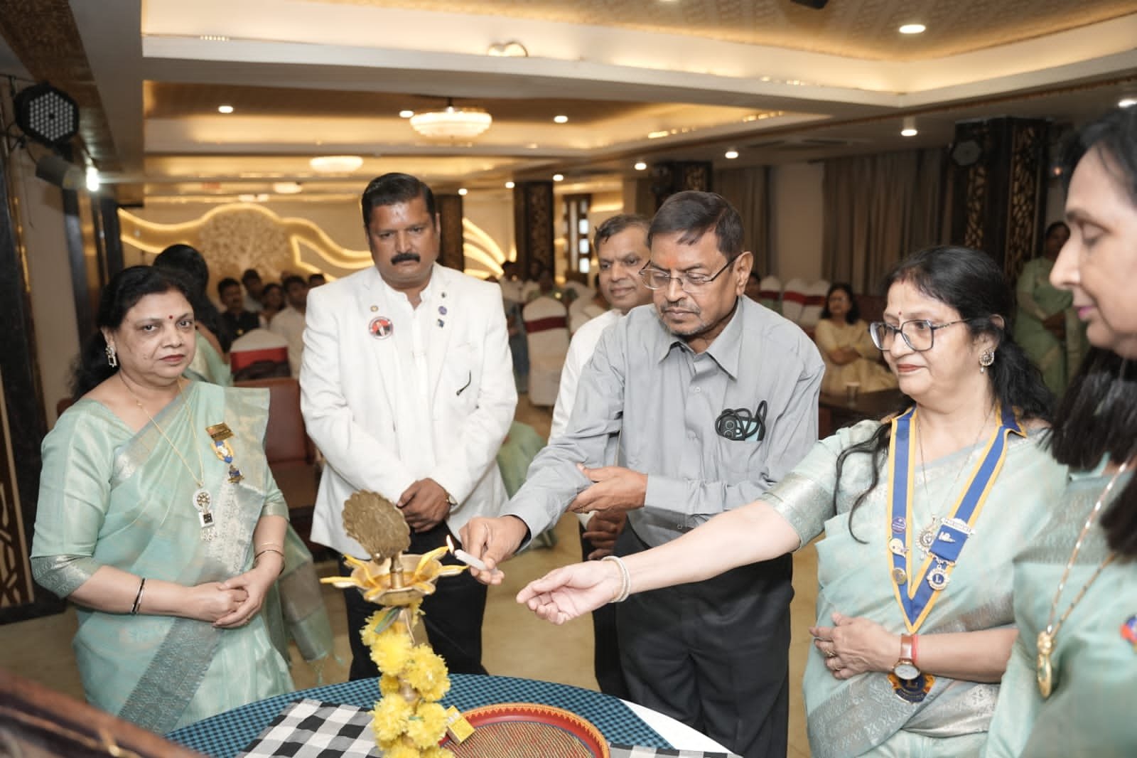 लायंस क्लब भिलाई ग्रेट ने मनाया डॉक्टर्स डे व सीए डे, 18 विशेषज्ञों का किया सम्मान