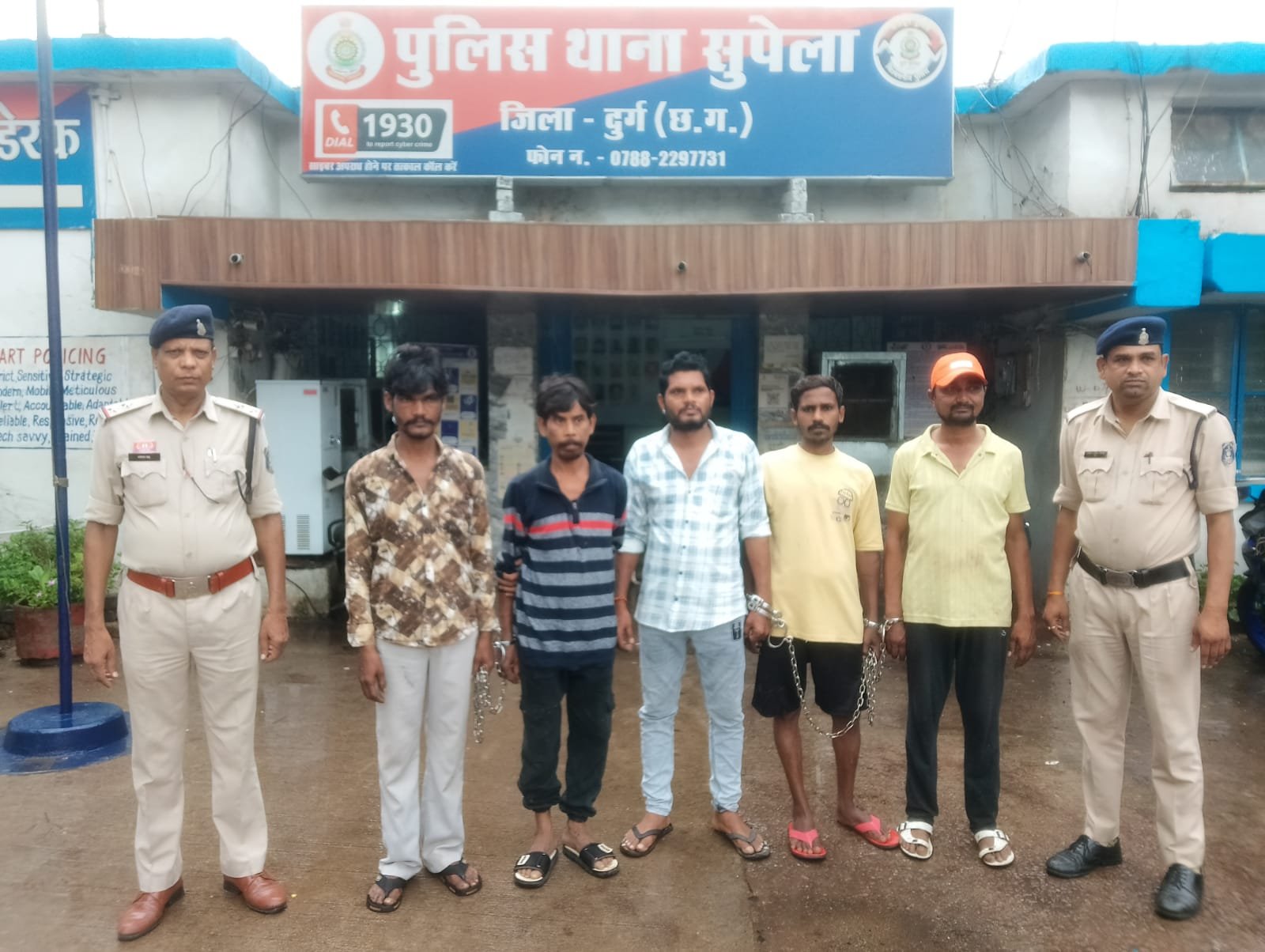 सुपेला पुलिस का वारंट अभियान : फरार आरोपियों पर कसा शिकंजा