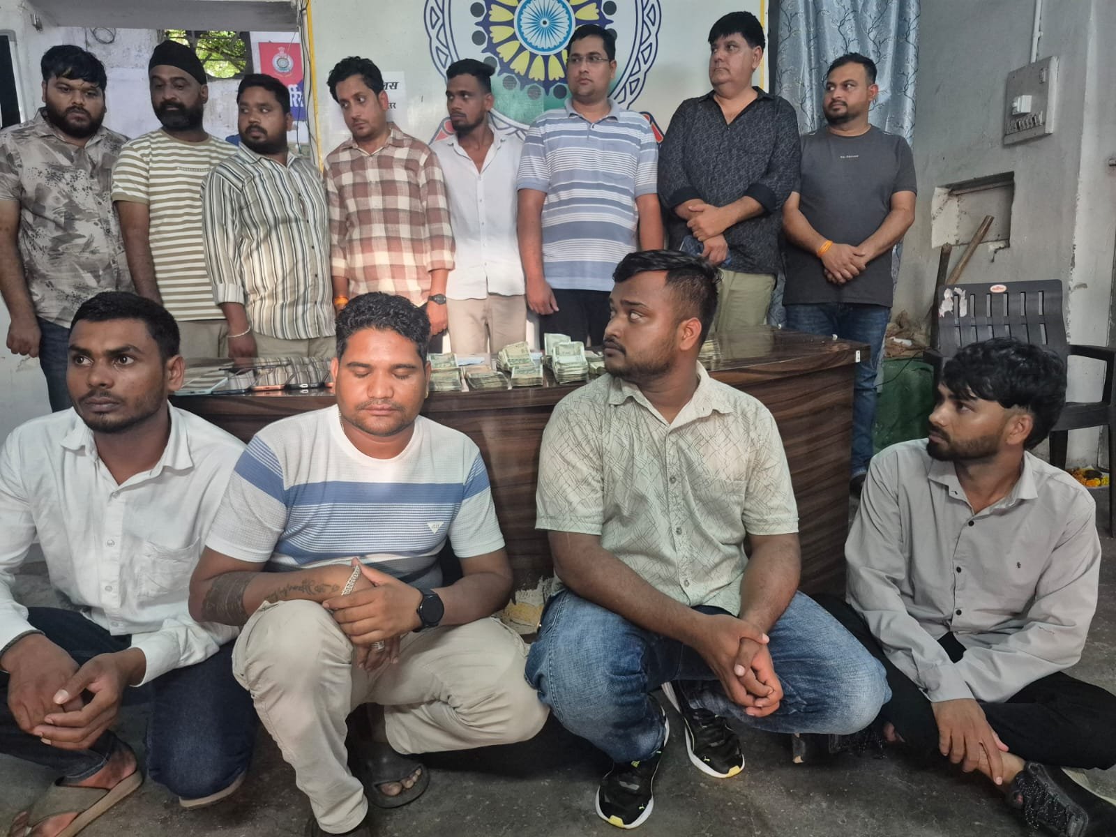 रायपुर नाका में जुए के अड्डे पर दुर्ग पुलिस का धावा, 3 जिले के 12 जुआरी गिरफ्तार