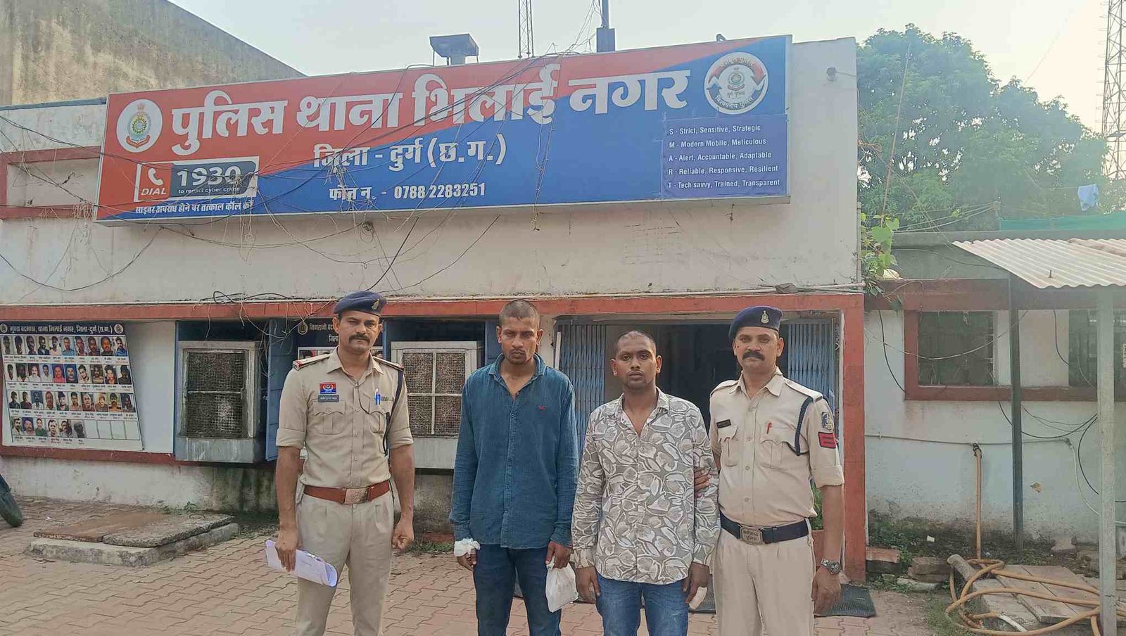 पुरानी रंजिश युवक पर जानलेवा हमला, 2 आरोपी गिरफ्तार, एक की तलाश जारी पुरानी रंजिश युवक पर जानलेवा हमला, 2 आरोपी गिरफ्तार, एक की तलाश जारी