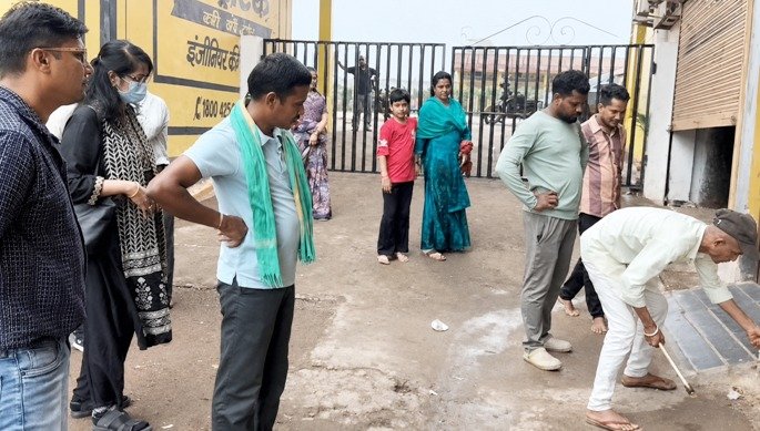 बिना लाइसेंस उर्वरक-कीटनाशक का अवैध कारोबार पकड़ाया, दो गोदाम सील बिना लाइसेंस उर्वरक-कीटनाशक का अवैध कारोबार पकड़ाया, दो गोदाम सील