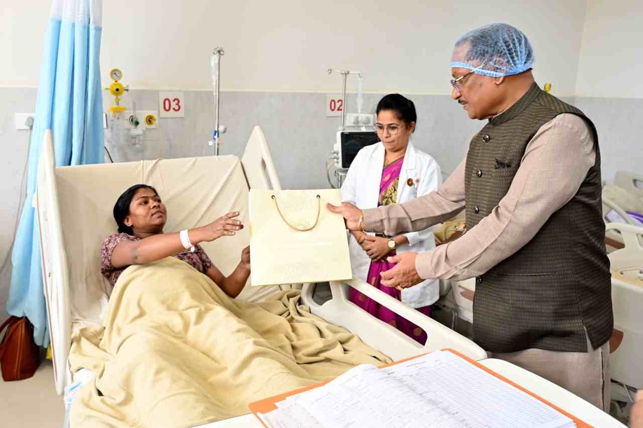 CM विष्णुदेव साय ने सत्य साई ग्राम के सेवा मॉडल को बताया जनकल्याण का प्रेरक उदाहरण CM विष्णुदेव साय ने सत्य साई ग्राम के सेवा मॉडल को बताया जनकल्याण का प्रेरक उदाहरण