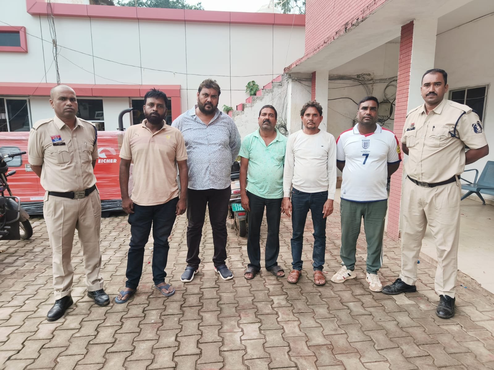 जमीन विवाद में जानलेवा हमला, 24 घंटे के भीतर 5 आरोपी गिरफ्तार