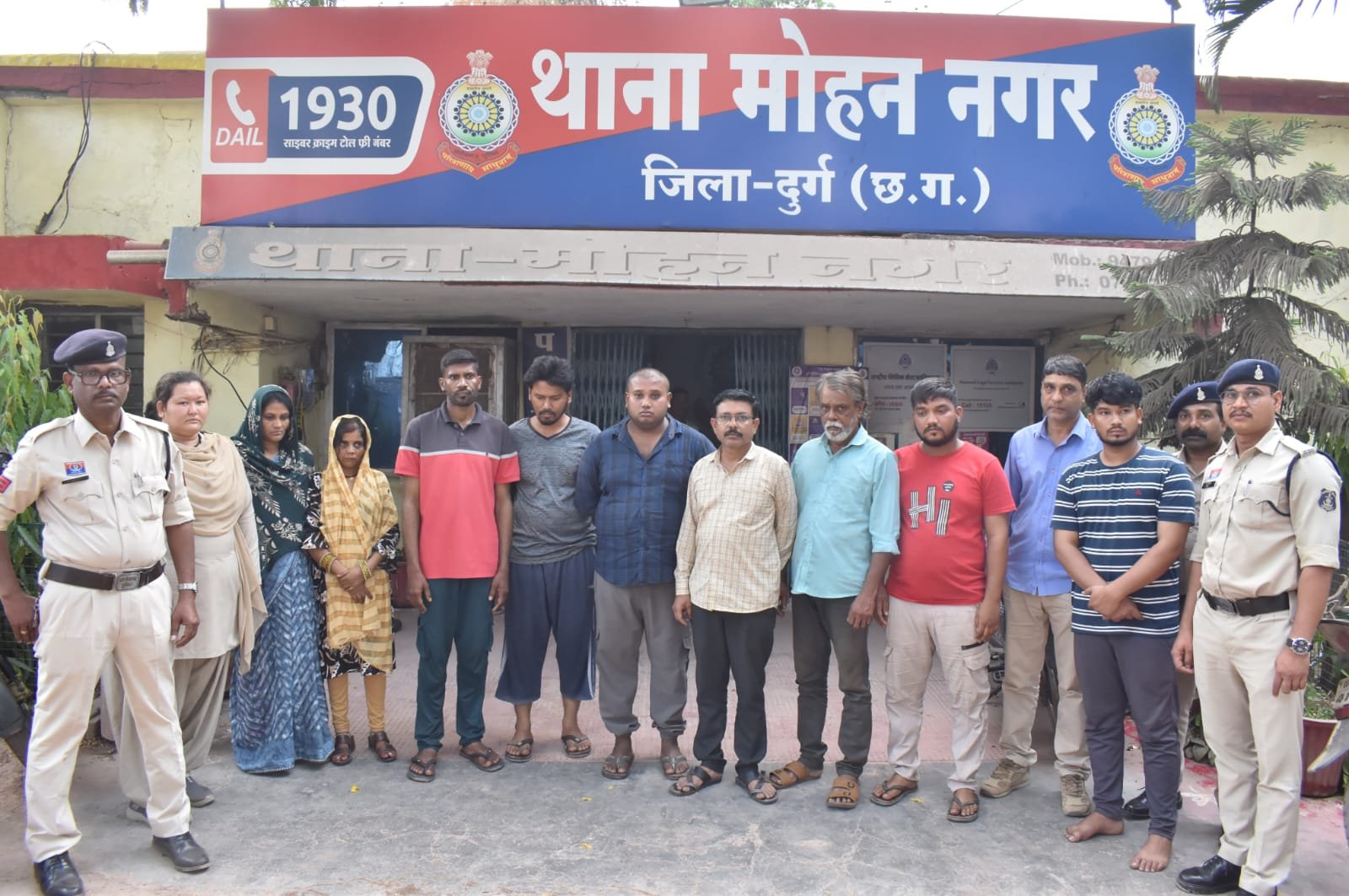 1242 म्यूल खातों पर दुर्ग पुलिस का सबसे बड़ा प्रहार, 122 गिरफ्तार, ₹3 करोड़ फ्रीज 1242 म्यूल खातों पर दुर्ग पुलिस का सबसे बड़ा प्रहार, 122 गिरफ्तार, ₹3 करोड़ फ्रीज