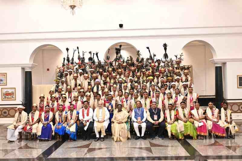 राष्ट्रपति भवन के विशेष अतिथि बने बस्तर के मांझी-चालकी : बस्तर पंडुम-2026 के विजेताओं और जनजातीय प्रतिनिधियों का हुआ विशेष सम्मान