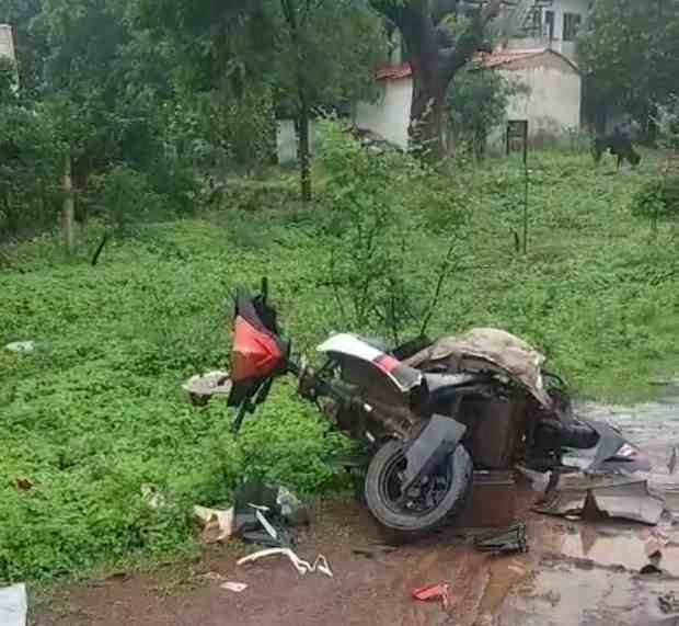 भिलाई में तेज रफ्तार कार का कहर : परीक्षा देने जा रहे 2 छात्रों को मारी टक्कर