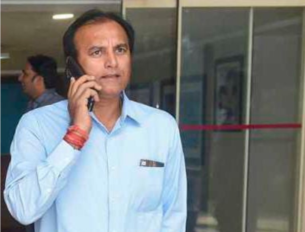 17.50 लाख की धोखाधड़ी, पूर्व क्रिकेटर राजेश चौहान के खिलाफ FIR दर्ज 17.50 लाख की धोखाधड़ी, पूर्व क्रिकेटर राजेश चौहान के खिलाफ FIR दर्ज