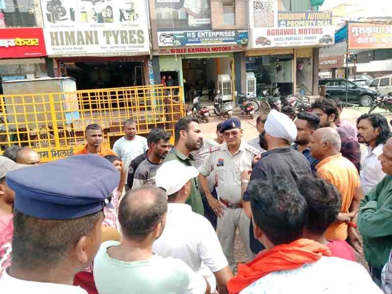 अतिक्रमण, अव्यवस्थित पार्किंग पर ट्रैफिक पुलिस की बड़ी कार्रवाई, 1215 वाहनों के ई-चालान