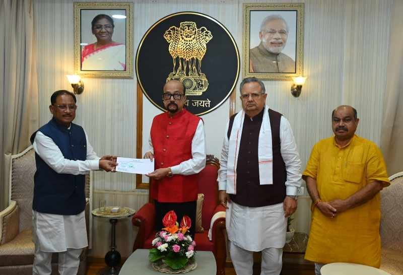 मुख्यमंत्री विष्णु देव साय ने राज्यपाल रमेन डेका से की सौजन्य भेंट मुख्यमंत्री विष्णु देव साय ने राज्यपाल रमेन डेका से की सौजन्य भेंट