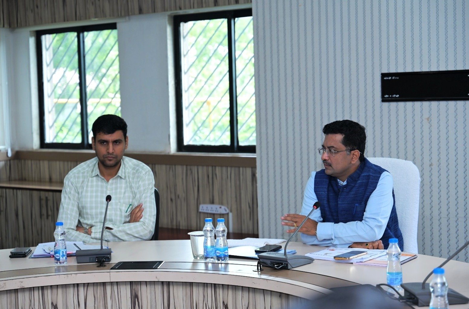 नगरीय प्रशासन विभाग के नए प्रमुख सचिव सोनमणि बोरा ने ली मैराथन बैठक