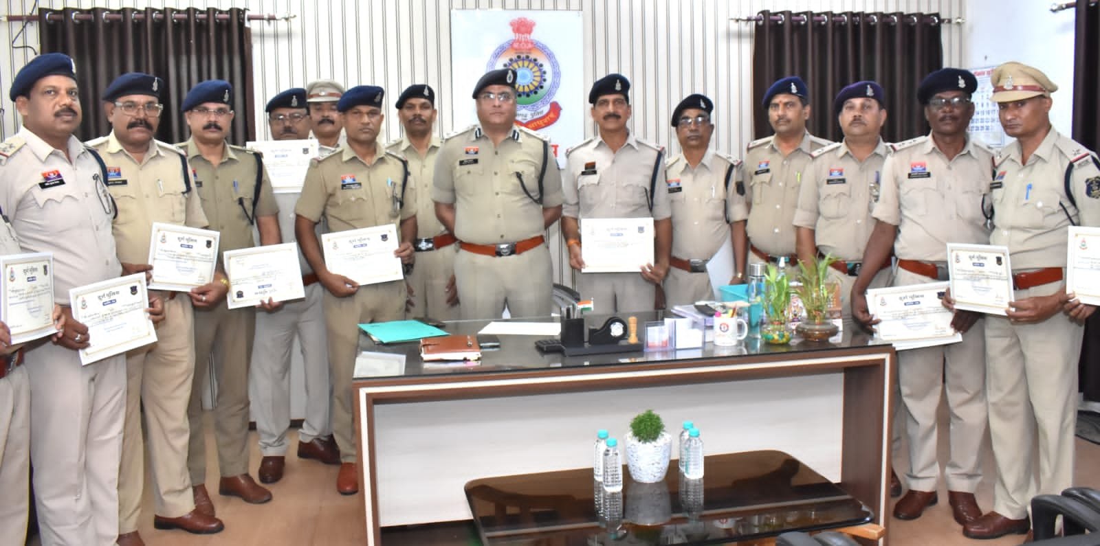 उत्कृष्ट अपराध विवेचना के लिए दुर्ग पुलिस के 16 अधिकारी-कर्मचारी सम्मानित