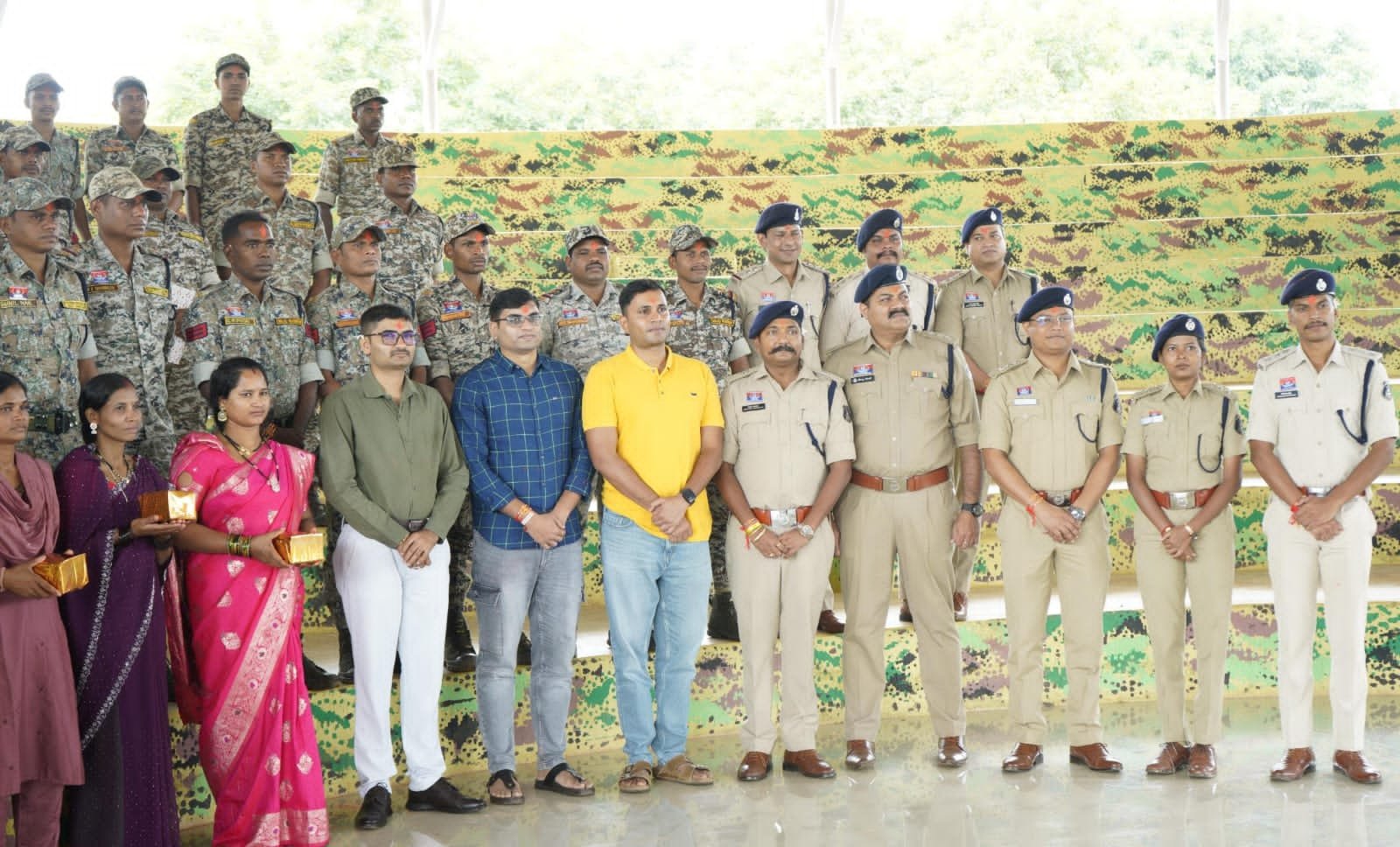 अबूझमाड़ में बदला हवाओं का रुख, हिंसा छोड़ मुख्यधारा में लौटीं बहनों ने DRG जवानों की कलाई पर बांधी राखी