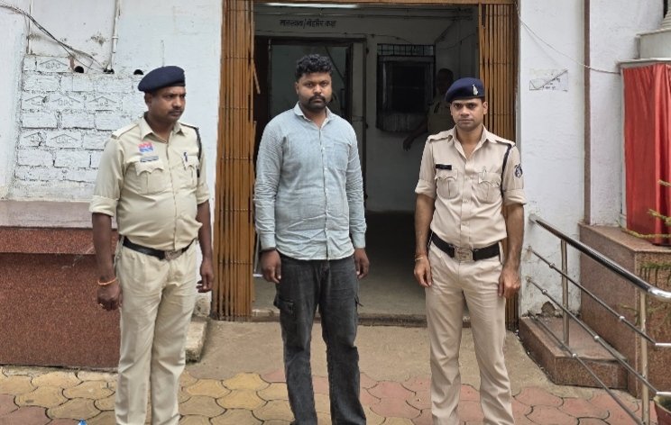 वीडियो कॉल रिकॉर्ड कर सोशल मीडिया पर वायरल किया अश्लील वीडियो