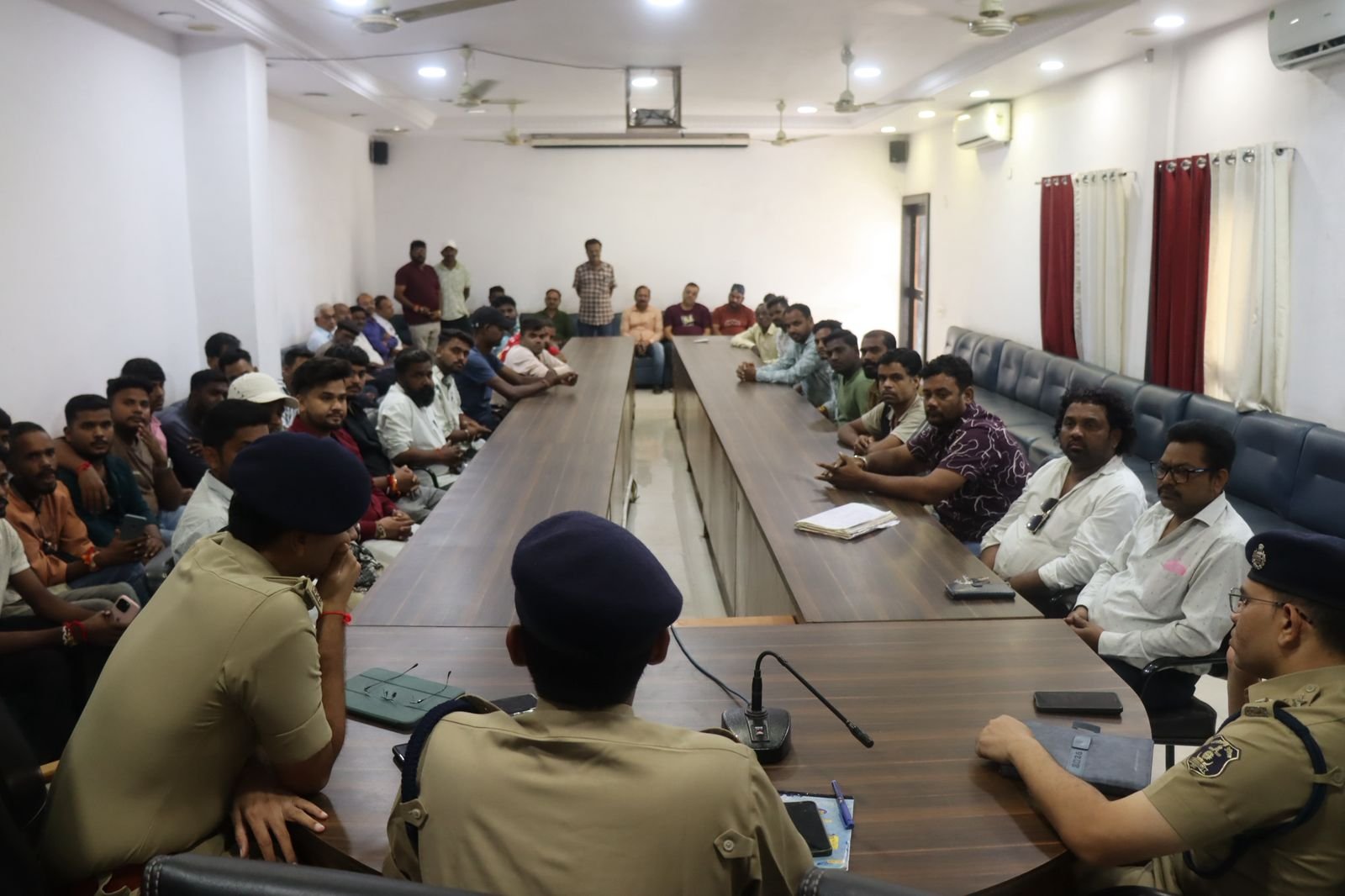 त्योहार सीजन से पहले दुर्ग पुलिस सख्त, डीजे-पंडाल संचालकों को दिए नियमों के पालन के निर्देश