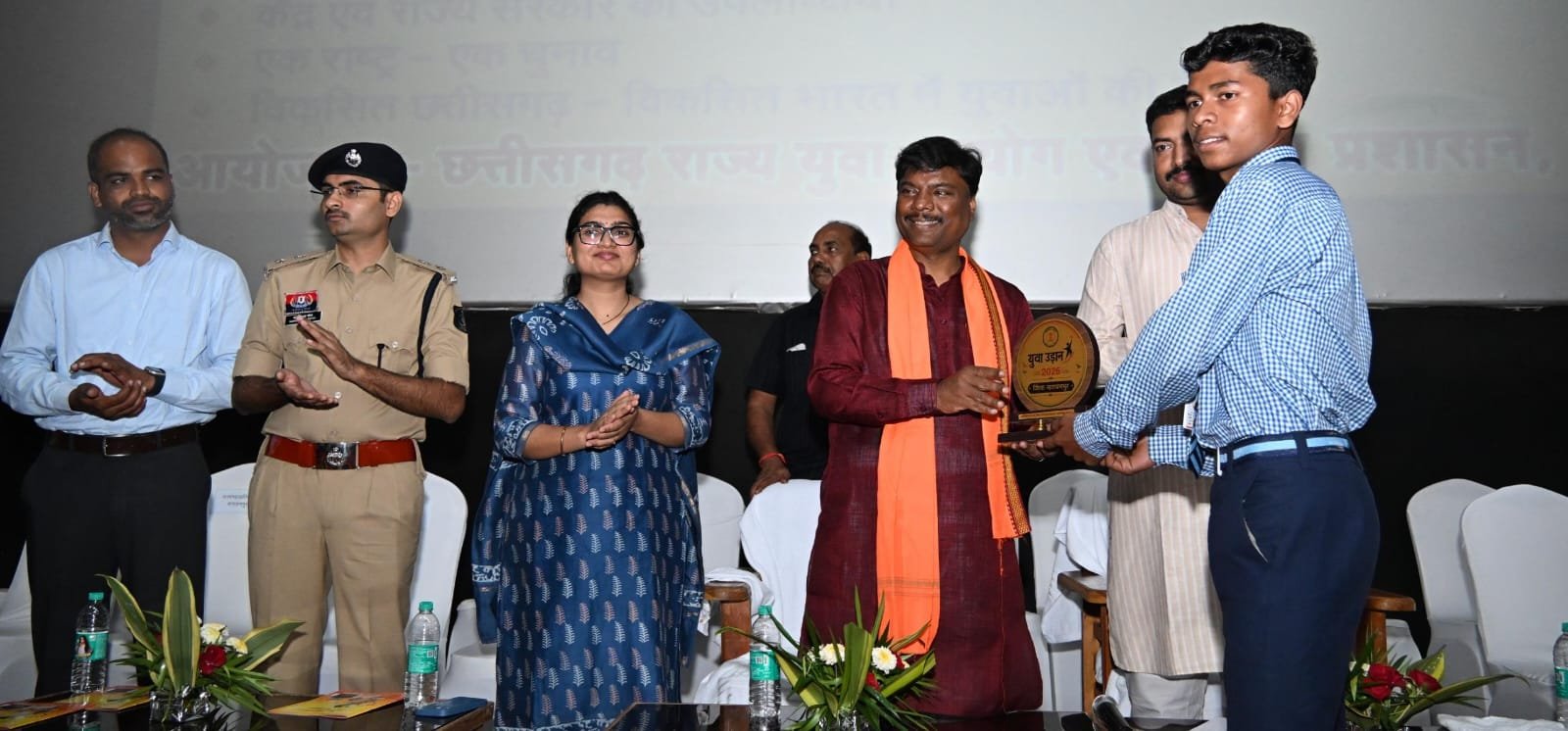 हुनरमंद युवा गढ़ेंगे स्वर्णिम भविष्य, कौशल विकास से निखरेगी नई पीढ़ी – मंत्री कश्यप हुनरमंद युवा गढ़ेंगे स्वर्णिम भविष्य, कौशल विकास से निखरेगी नई पीढ़ी – मंत्री कश्यप