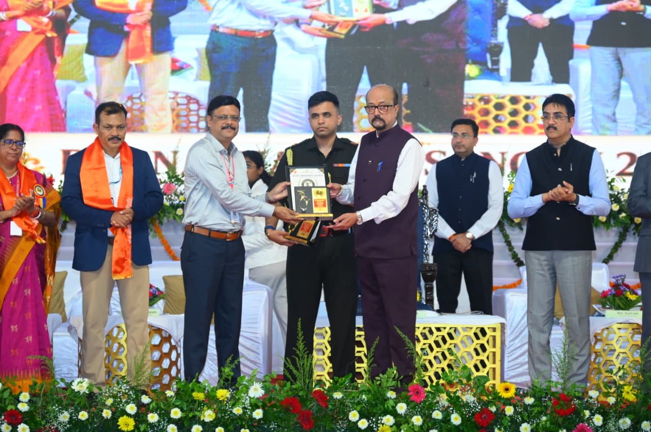 राज्यपाल रमेन डेका ‘द्रोणाचार्य संगम-2026’ में हुए शामिल, कहा—समय का सदुपयोग और परिश्रम ही सफलता की कुंजी राज्यपाल रमेन डेका ‘द्रोणाचार्य संगम-2026’ में हुए शामिल, कहा—समय का सदुपयोग और परिश्रम ही सफलता की कुंजी