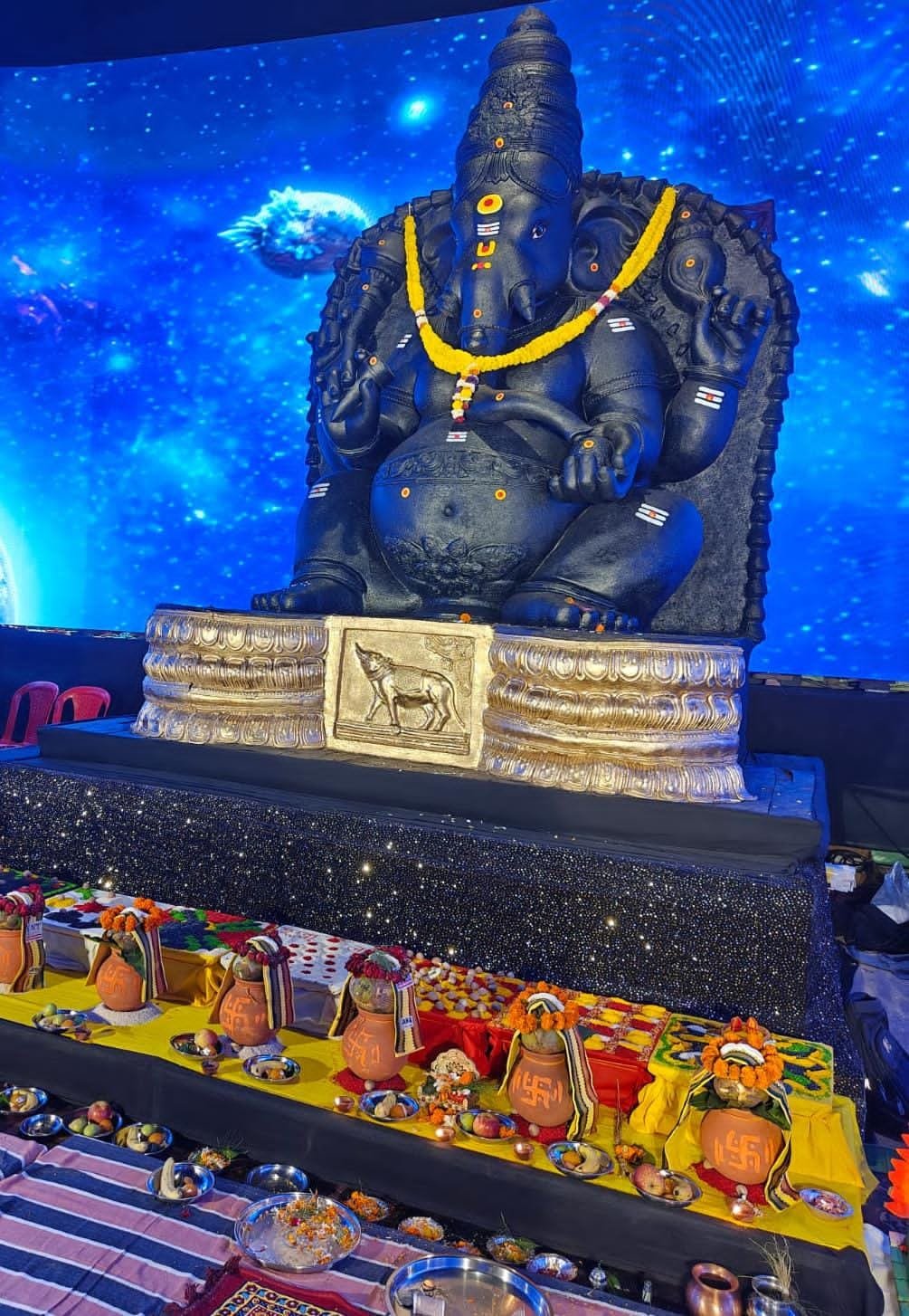 सेक्टर-10 में सजा दंतेश्वरी मंदिर और मीनाक्षी मंदिर का भव्य प्रतिरूप
