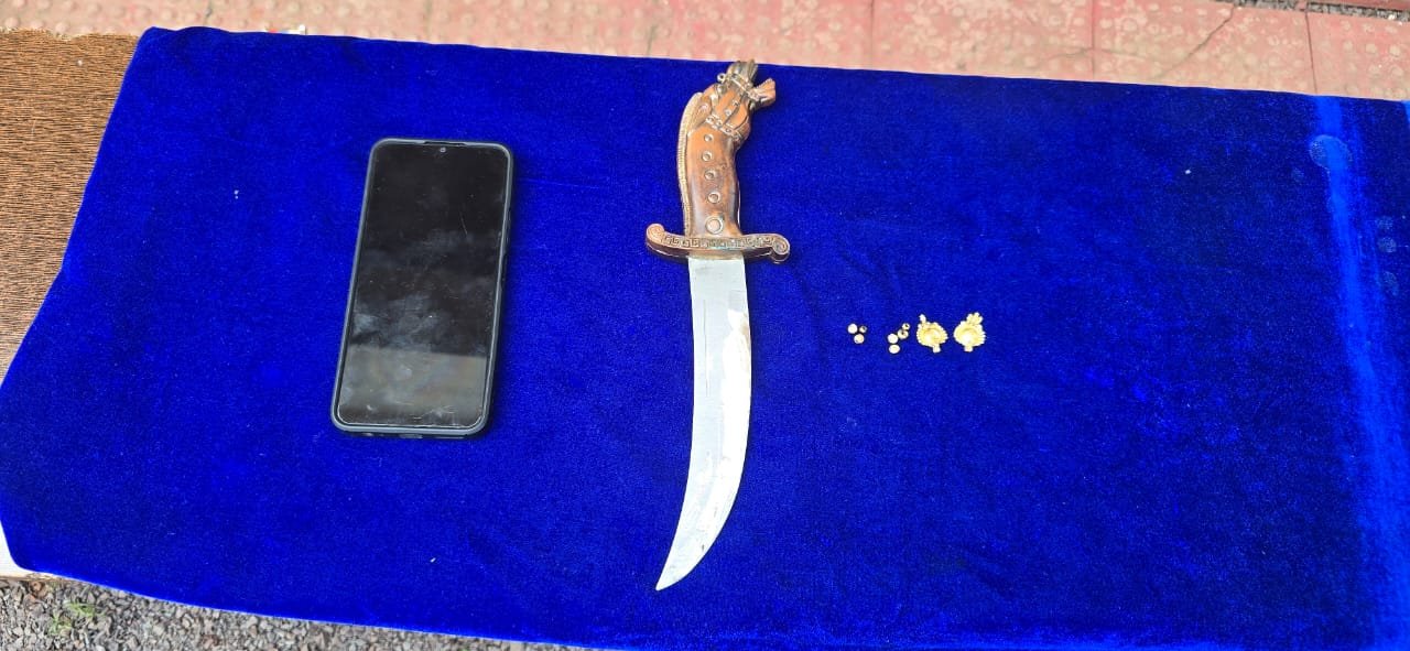 चाकू गले पर अड़ाकर लूटा मंगलसूत्र, भांटागांव से पकड़े गए दो नाबालिग