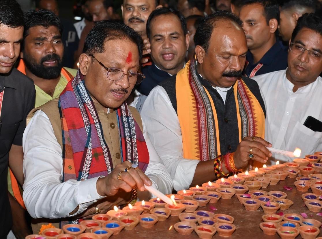 छत्तीसगढ़ में 1.50 करोड़ से अधिक ‘आशीर्वाद के दीये’ प्रज्ज्वलित छत्तीसगढ़ में 1.50 करोड़ से अधिक ‘आशीर्वाद के दीये’ प्रज्ज्वलित