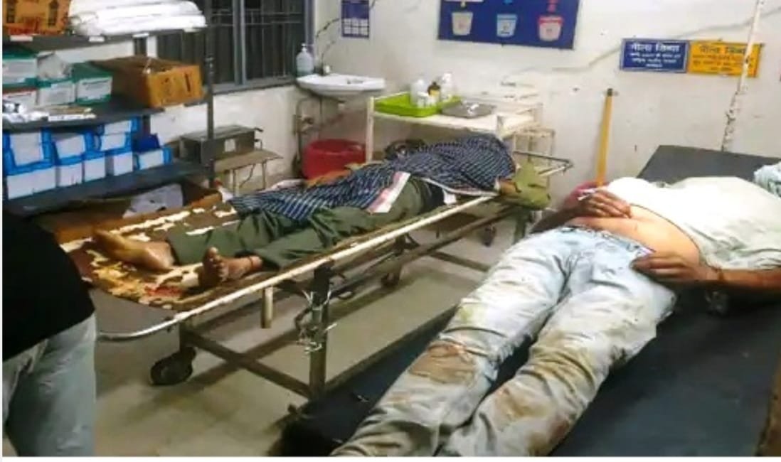सड़क किनारे खड़े 3 भाइयों को तेज रफ्तार माजदा ने कुचला, दो की मौत