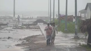 आंध्र प्रदेश में चक्रवाती तूफान का तांडव! 135 किमी की रफ्तार से हवाएं, 18 घंटे में 200 मिमी बारिश; 9 राज्यों में अलर्ट आंध्र प्रदेश में चक्रवाती तूफान का तांडव! 135 किमी की रफ्तार से हवाएं, 18 घंटे में 200 मिमी बारिश; 9 राज्यों में अलर्ट