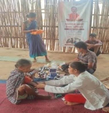 सात बार नदियां पार कर स्वास्थ्य दल पहुंचा तुमेरादी, सन्नो बाई को मिला नया जीवन