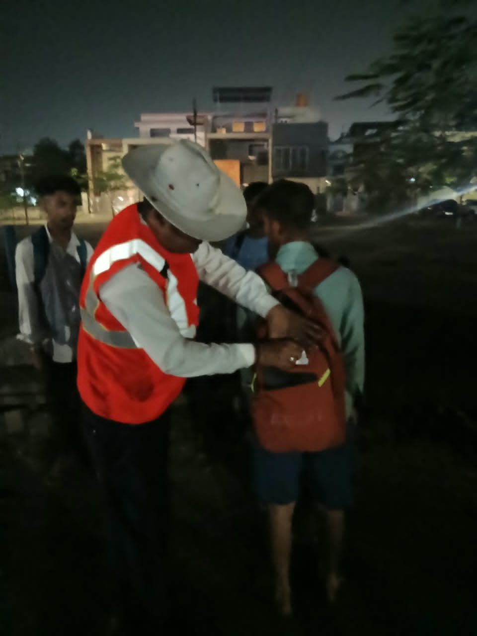 पदयात्रियों की सुरक्षा के लिए दुर्ग ट्रैफिक पुलिस अलर्ट, कुम्हारी से अंजोरा तक पेट्रोलिंग