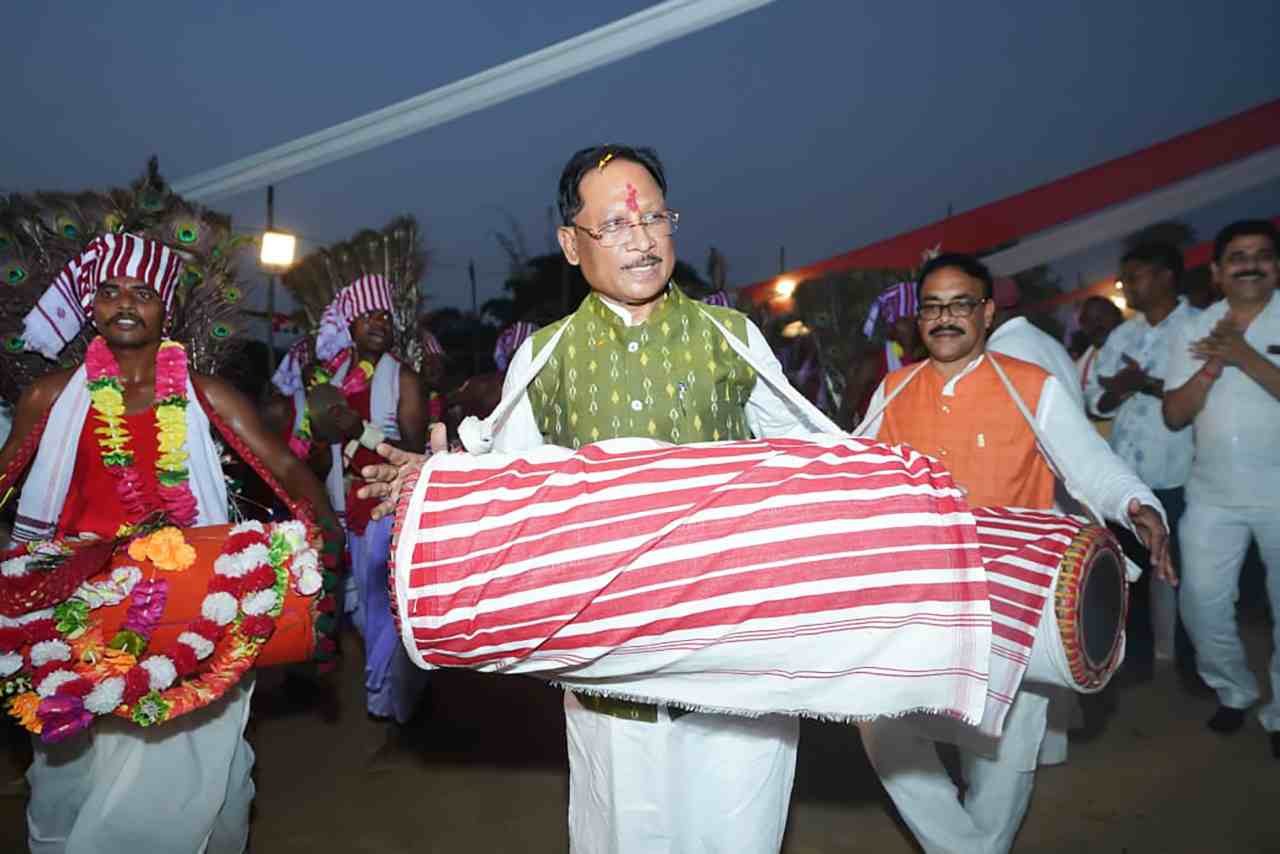 आदिवासी समाज का इतिहास गौरवशाली, हमारी संस्कृति और प्रकृति संरक्षण की परंपरा पूरे देश के लिए प्रेरणा : मुख्यमंत्री विष्णु देव साय