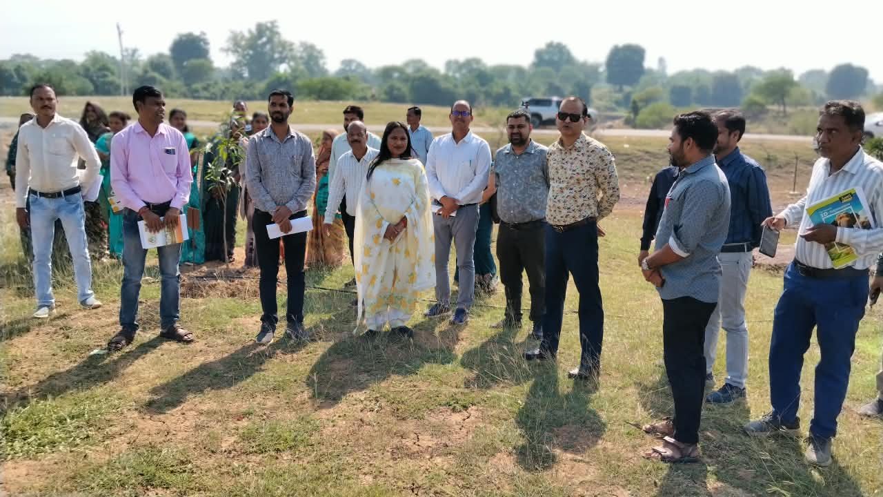 आयुक्त तारन प्रकाश सिन्हा ने बेमेतरा जिले में वीबी-जी राम जी योजना के कार्यों का किया सघन निरीक्षण