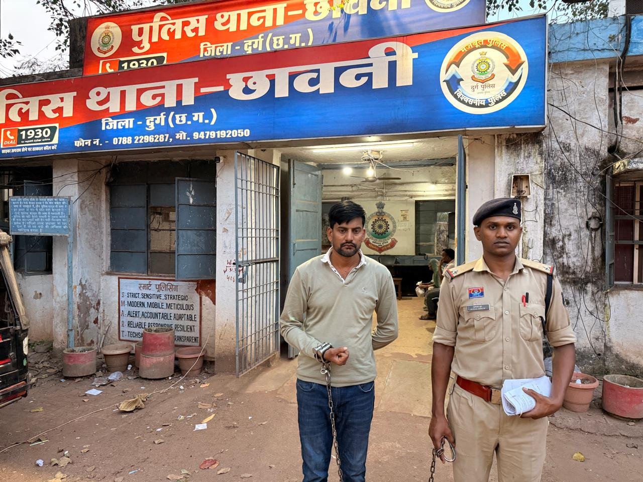पावर हाउस खंडहर के पास प्रतिबंधित कैप्सूल बेचते आरोपी को पुलिस ने पकड़ा
