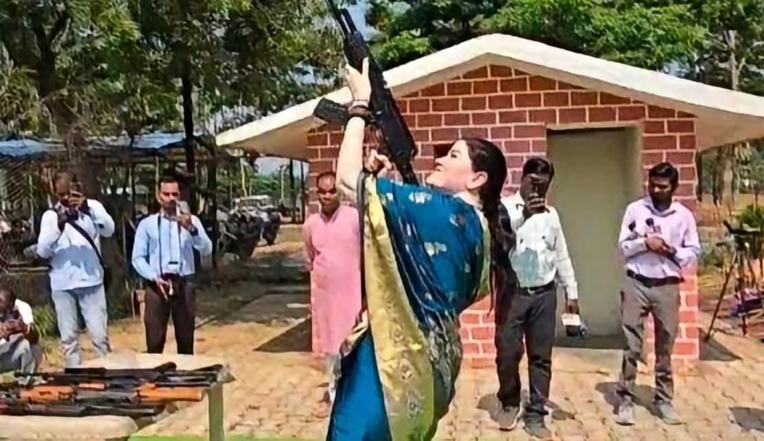 CG : हवाई फायरिंग करने वाली महिला पुलिस अधिकारी को क्यों भेजा गया नोटिस